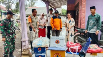 Gerak Cepat Babinsa Koramil 09/Lumbang Bersama BPBD dan Dinsos Bantu Warga Terdampak Bencana Alam