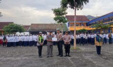 Satlantas Polres Lumajang Sosialisasi Tertib Lalu Lintas di Sekolah Kreatif Muhammadiyah pada Peringatan Hari Pahlawan