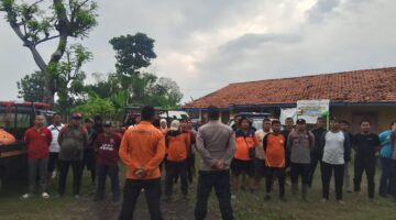 Balita Probolinggo Hanyut di Sungai Bayeman, Polsek Tongas dan BPBD Hingga Basarnas Lakukan Penyisiran
