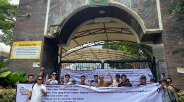 SIRA dan PST Gelar Aksi di Kejagung RI Desak Kejagung RI Ungkap Seluruh Pihak Diduga Terlibat dan Termaksut Aktor Intelektual di Balik Praktik Suap Proyek di Kabupaten Muara Enim