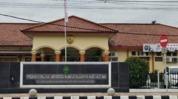 Majelis Hakim Pengadilan Negeri Kayu Agung Bebaskan Astari Dari Segala Tuntunan Hukum