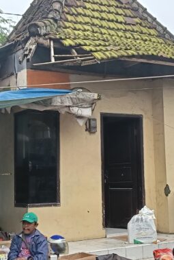 Memprihatinkan Kondisi Kantor Pasar Sukapura Bromo Mau Ambruk