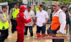 Brebes Siaga Penuh! Wabup Wurja Terjang Banjir, Pastikan Bantuan Darurat dan Benteng Tanggul Demi Keselamatan Warga yang Terkepung