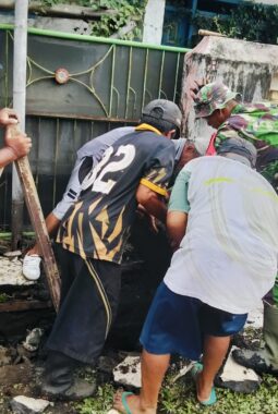 Gerakan Gotku Resik TNI-Polri, BPBD dan Warga Pakistaji Kompak Bersatu Antisipasi Banjir