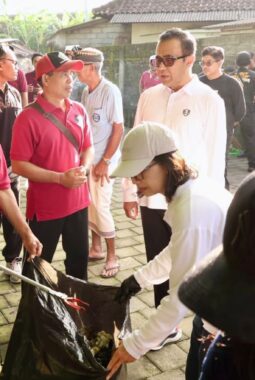 Pemkot Denpasar Gelar Aksi Bersih-Bersih dan Sosialisasi Pengelolaan Sampah Berbasis Sumber