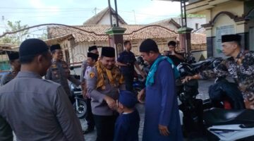 Perkuat Sinergi dengan Masyarakat, Kapolres Lumajang Gelar Safari Jumat di Masjid Mambaul Khoiroh Tekung