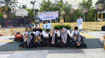 SMPN 1 Arjasa Asah Empati dan Kepedulian Sosial siswa Dengan Aksi Berbagi Takjil