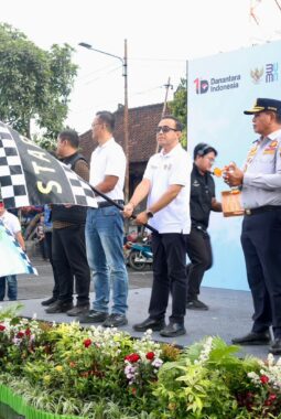 Walikota Denpasar Lepas 13 Bus Peserta Mudik Nyaman Bersama PLN