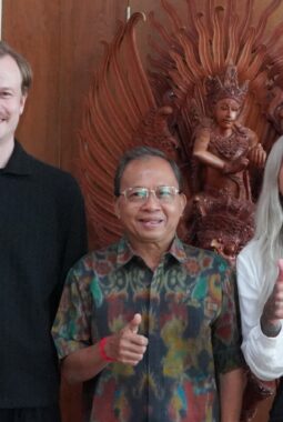 Gubernur Koster Apresiasi RS Kasih Ibu Berhasil Sembuhkan Pasien WNA