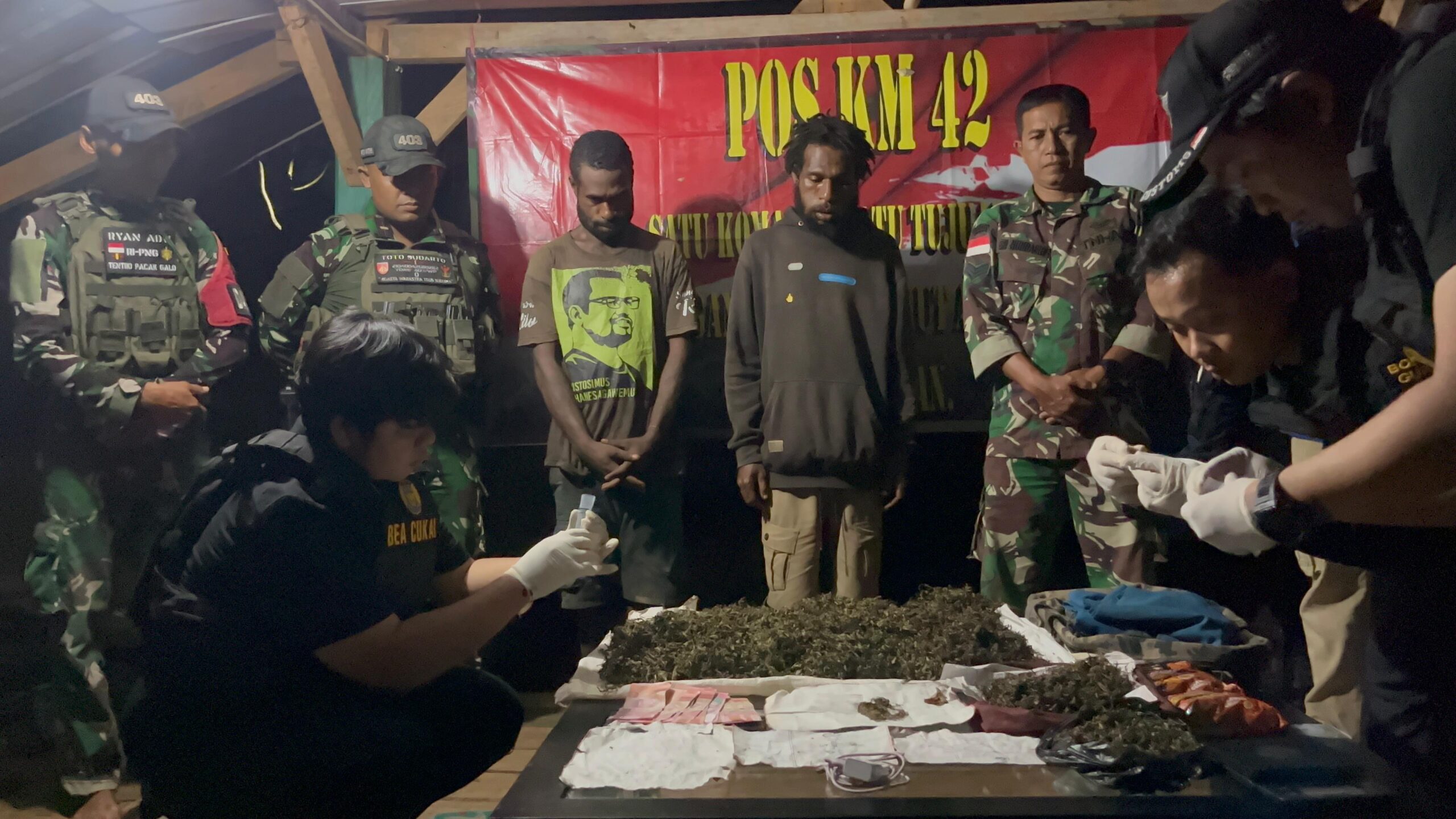 Satgas Yonif 403/WP Gagalkan Penyelundupan 2 Kg Ganja di Perbatasan RI–PNG