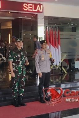 Gubernur Jateng Pimpin Apel Serentak: Tekankan Sinergi TNI-Polri, Amankan Mudik dan Stok BBM
