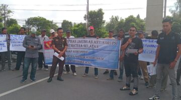 Dugaan KKN Yang Mengakibatkan Kerugian Negara di Bank Sumsel Babel Cabang Martapura, Massa JAKOR Minta Kejati Sumsel Usut Tuntas 