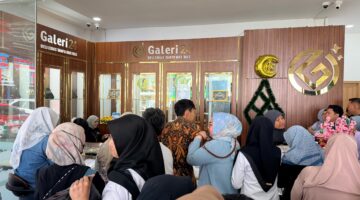 Antrean Nasabah Padati Galeri 24, Investasi Emas Kian Diminati Pasca Idulfitri