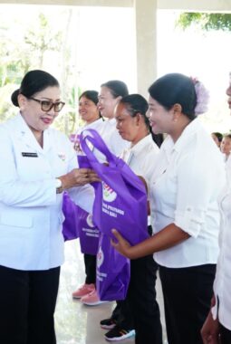 Ibu Putri Koster Harapkan Kader Posyandu Paham Program dan Bekerja Baik