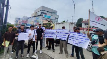 SCW Sambangi Mapolda Sumsel Laporan Oknum Anggota DPRD Kabupaten Ogan Komering Ulu Timur Terkait Dugaan Memiliki 2 KTP Dan Diduga Bertujuan Gadaikan SK