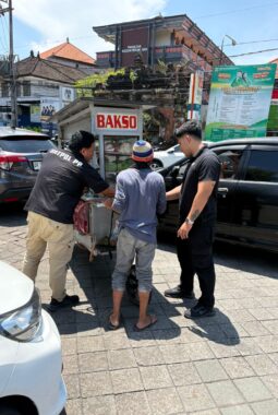 Satpol PP Denpasar Tertibkan PKL Tegakkan Perda untuk Keindahan Kota