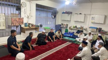 Perkuat Pembinaan Kepribadian, Kabid P3KI Kanwil Ditjenpas Sumsel Gelar Shalat Magrib dan Tausiah di Rutan Palembang