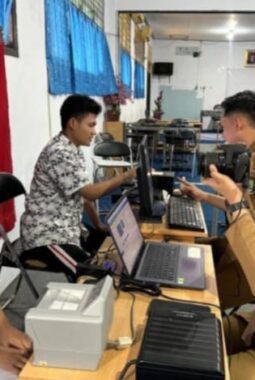 Dukcapil Kota Tangerang Jemput Bola Perekaman KTP-el dan IKD ke Pelajar SMAN 6