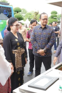  Ibu Putri Koster Ajak Kaum Perempuan Teladani Semangat Kartini untuk Perbaiki Tata Kelola Sampah