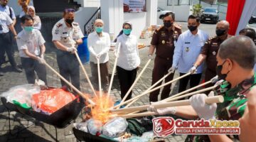 Bupati Hadiri Pemusnahan BB Perkara Tindak Pidana Umum yang Digelar Kejaksaan Negeri Lumajang