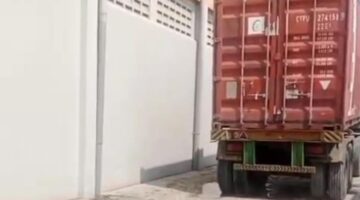 Sopir Tewas Terlindas Truk Kontainer di Area Gudang PT Harindra Sukses Bersama Jayanti