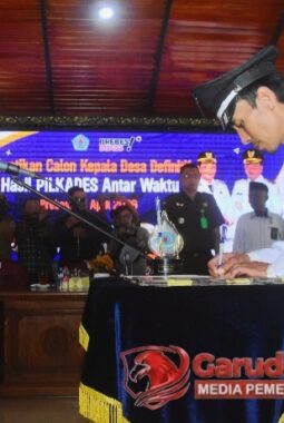 Lantik 14 Kades PAW, Bupati Brebes: Jabatan Amanah Suci, Jangan Kecewakan Kepercayaan Rakyat