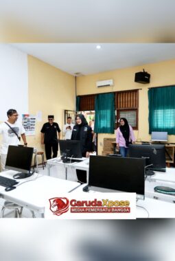 Jelang Pelaksanaan TKA, Bupati Ipuk Cek Persiapan Perangkat dan Jaringan