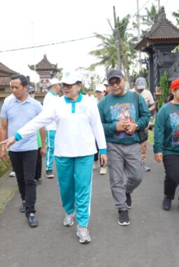 Ibu Putri Koster Gelar Monev Gerakan Kulkul PKK Wujudkan Bali Bersih