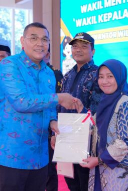 50% Bidang Tanah di Sulteng Sudah Bersertipikat, Wamen Ossy: Ini Menunjukkan Sulteng Terus Bertumbuh