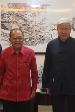 Gubernur Koster dan Konjen Zhang Bahas PSEL, Digitalisasi hingga Ekspor Buah Bali