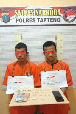 Digerebek di Rumah Sewa, Dua Pengedar Sabu di Sarudik Dibekuk Satresnarkoba Polres Tapteng