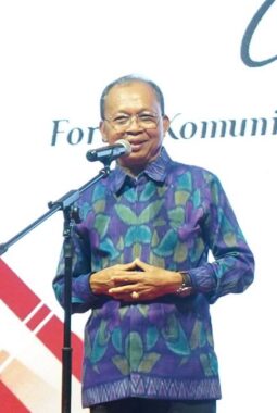 Gubernur Koster Tegaskan Bali Konsisten Jalankan Pembangunan Berbasis Kearifan Lokal
