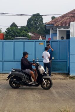 *Diduga Halangi Kerja Jurnalistik, SPPG Labuan #013 Minta “Surat Dinas” ke Wartawan* *Pengelola Dapur MBG Dinilai Langgar UU Pers No. 40 Tahun 1999*