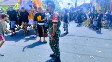 Sinergi TNI-Polri Dan Pecalang Menjaga Kelancaran Upacara Pitra Yadnya Di Abianbase