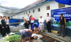 Lapas Banyuwangi Potong 12 Hewan Qurban, Warga Binaan Akan Nyate Bareng