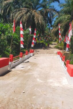 Kodim 0209/LB Rampungkan Pembangunan Jembatan Beton Penghubung Dusun IV Purwosari dan Desa Pulo Jantan