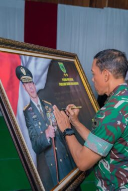 Pangdam XVIII/Kasuari Kunjungi Korem 182/JO : Tegaskan Disiplin, Profesionalisme dan Kepedulian Sosial