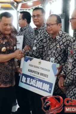 Tekad Sama: H.Ridhohul Khukam dan Bupati Brebes Kawal Strategi ‘Keroyok’ Kemiskinan Ala Luthfi di Brebes