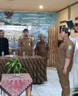 Pengukuhan Perangkat Desa Jetak Camat Sukapura Harapkan Ada Inovasi Baru Dalam Pelayanan