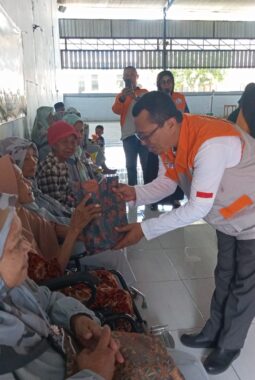 Sentuh Hati Para Lansia, PAPESA dan TP PKK Jrebeng Wetan Gelar Aksi Sosial Penuh Makna di Panti Werdha Muhammadiyah