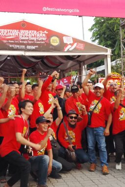 H. Wawan Sumarwan Berangkatkan Kontingen 7 PAC PDI Perjuangan Kabupaten Tangerang ke Festival Wisata Kuliner Nusantara Bulan Bung Karno 2026