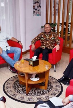 Bertemu Bupati Ipuk, Kopassus Dukung Pengembangan Budidaya Jagung di Banyuwangi