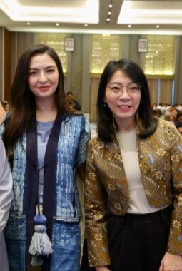Bareng Raline Shah di SATU Indonesia Awards di Banyuwangi, Bupati Ipuk Dorong Anak Muda Jadi Agen Perubahan