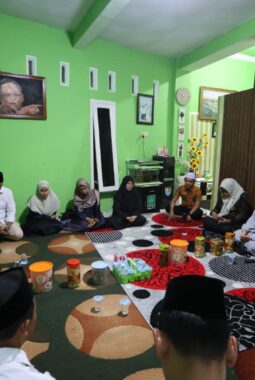 Takziah ke Mendiang Khusnan Abadi, Bupati Ipuk: Figur Politisi Pejuang