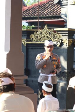 Hari Raya Galungan dan Kuningan, Kapolresta Banyuwangi Bersama Umat Hindu Rajut Kerukunan