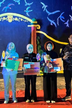 Mahasiswa PGSD Unija Sumenep Unjuk Bakat Panggung LKS, Kreativitas Gen Z Dipamerkan Lewat Tari, Teater, dan Bazar