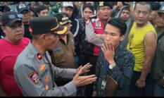 Mengaku Kuasa Hukum Dari Peradi Pedagang Ex TPPS Cisoka, Petugas Kepolisian Pertanyakan Kuasa Dan KTP, Tak Bisa Tunjukkan !!