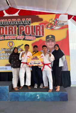 Tunjukkan Semangat Juang Bhayangkara, Tim Beladiri Polresta Banyuwangi Raih Podium di Kapolda Jatim Cup 2026