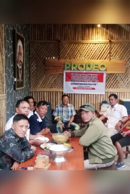 “Pilih Sekda Profesional atau Pertaruhkan Masa Depan Banyuwangi”.