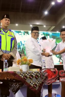 Obor dan Rebana Iringi Semarak 1 Muharram di Brebes